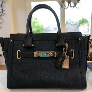 Coach Swagger Carryall In Pebble Leather- Navy